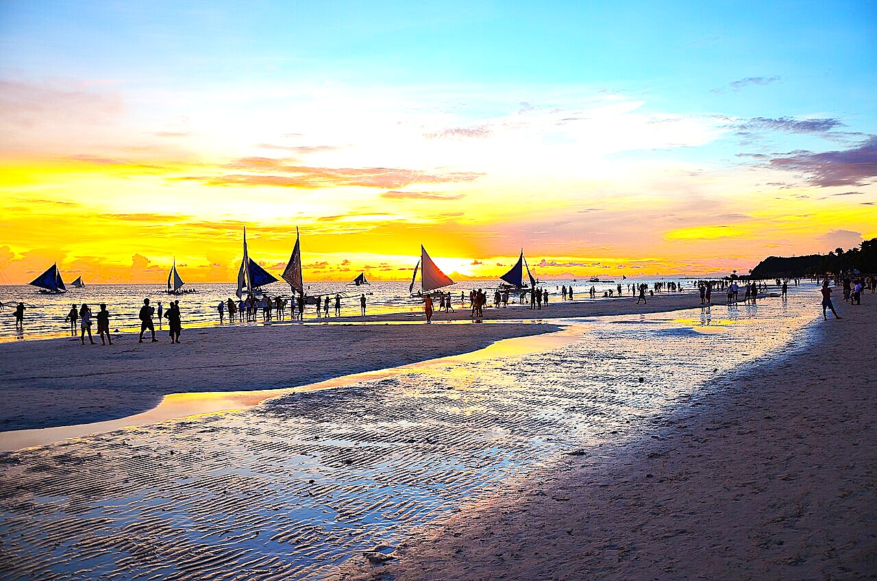 sun setting in boracay